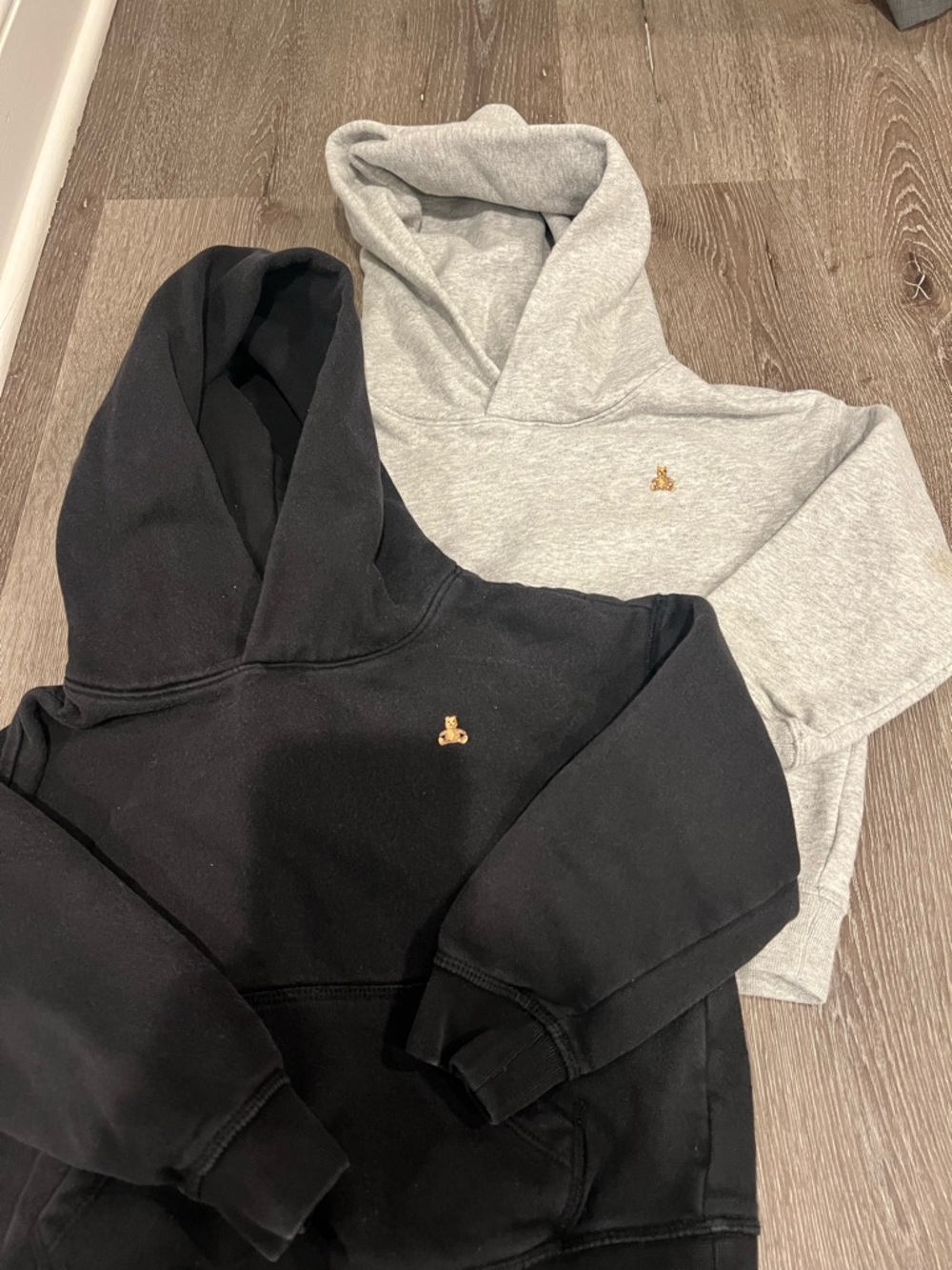 Gap Kids Hoodie Sweatshirt with Embroidered Logo - Black & Light Gray